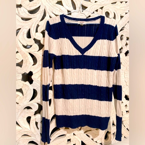 Arizona Jean Company Sweaters - Arizona Jeann Co sweater long sleeve size XL color beige and blue.